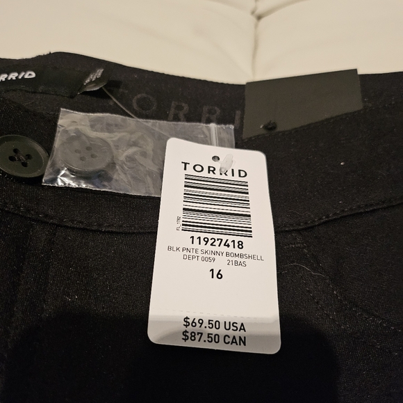 New! TORRID • Bombshell Premium Stretch High-Rise Ponte in Black • Size 16. - Picture 4 of 5